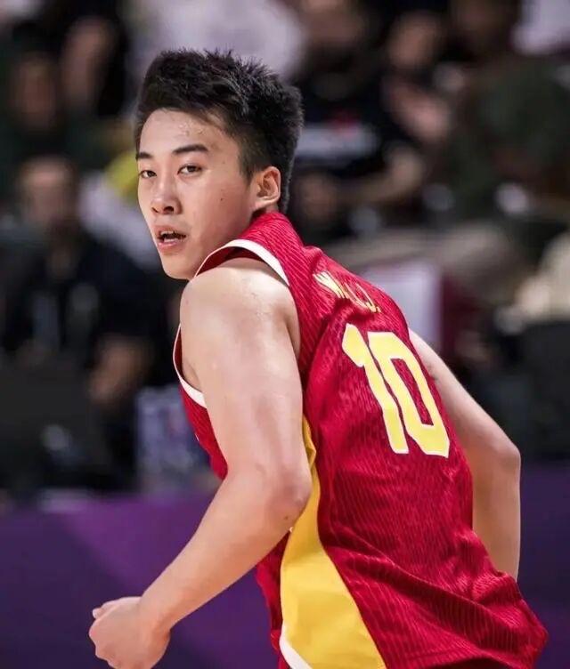 以后中国篮球队的比赛不看了，太失望了。打开电梯比分71:42，以为是中国队领先，