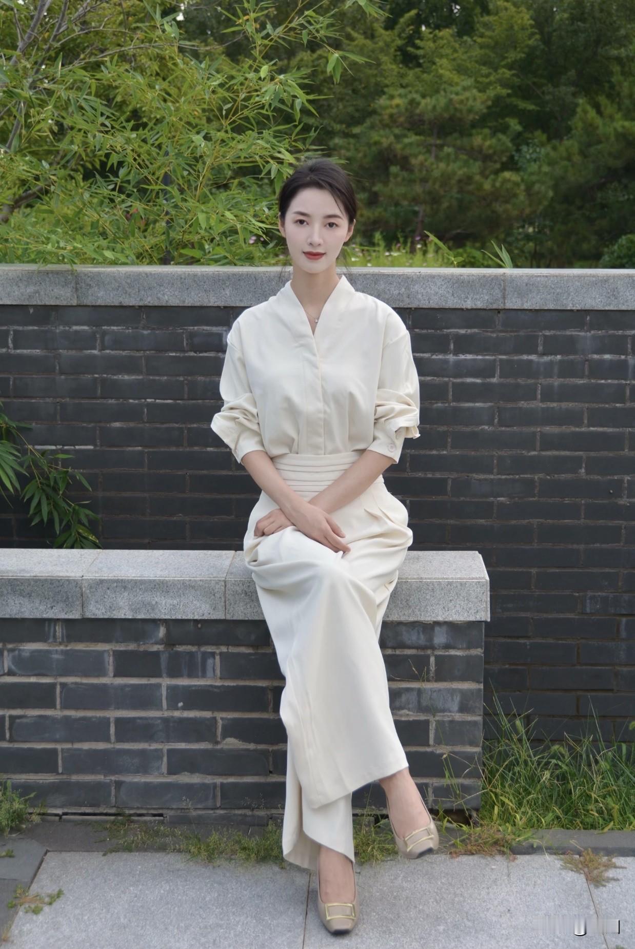 女人,是美貌重要,还是气质重要?气质却可以随着阅历增加而更有韵味。