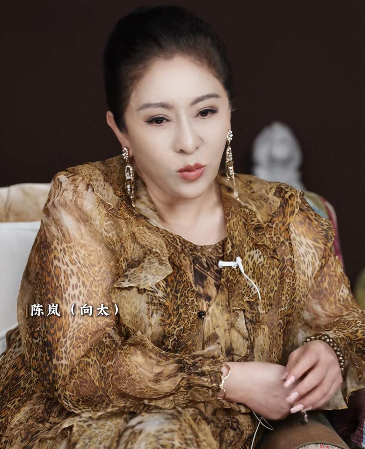 都说莫欺少年穷向太一家是欺负张柏芝的儿子还没长大吗？向太出面力挺王菲和谢霆