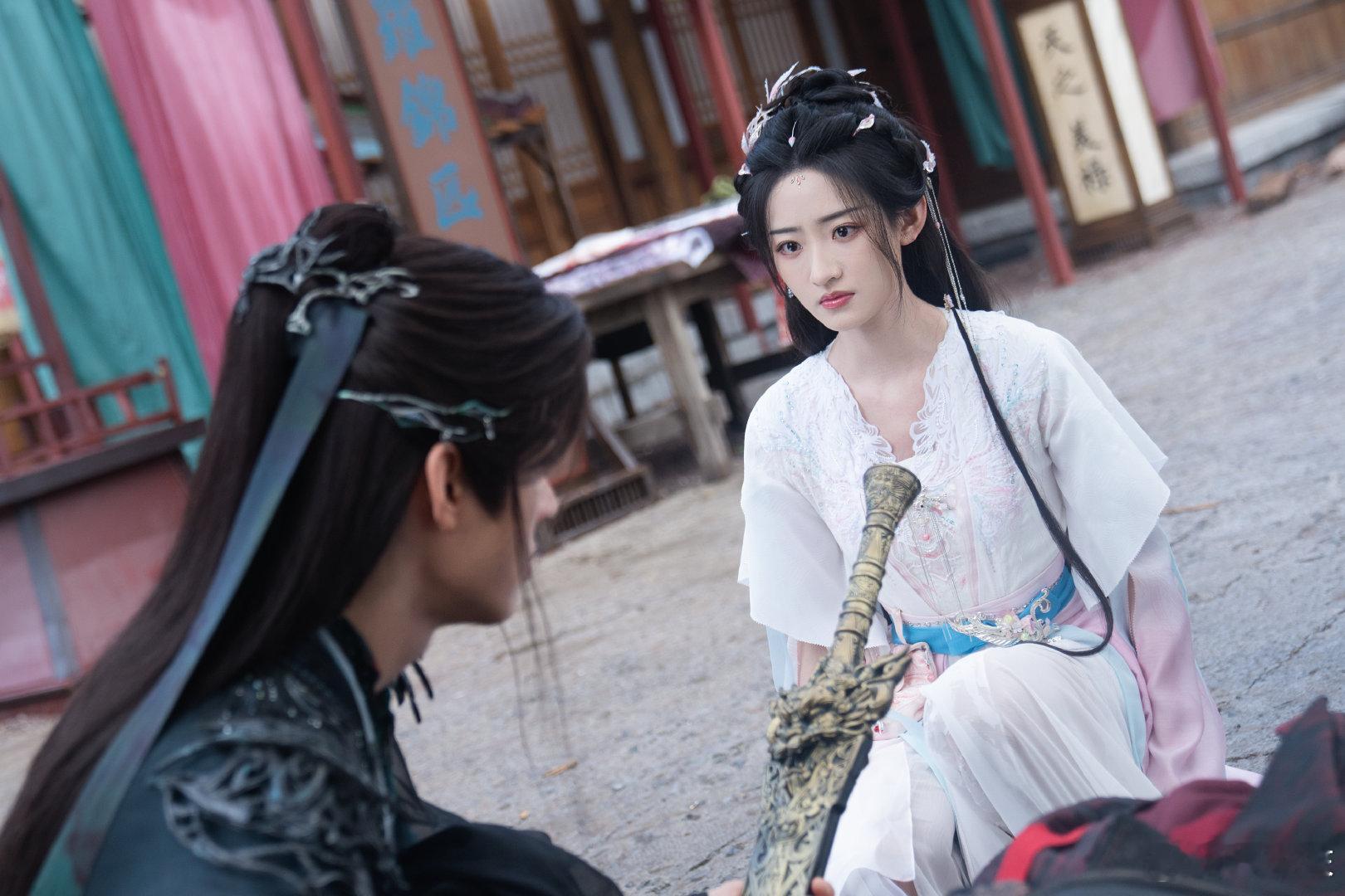 白鹤淮两眼一睁就是奶天呐！《暗河传》里杨雨潼塑造的白鹤淮太绝啦！两眼一睁就开启