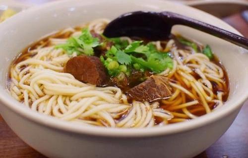 ＃一般早餐吃粥，你家晚餐吃粥吗？我家恰好相反，我家早餐一般都是吃馒头、面