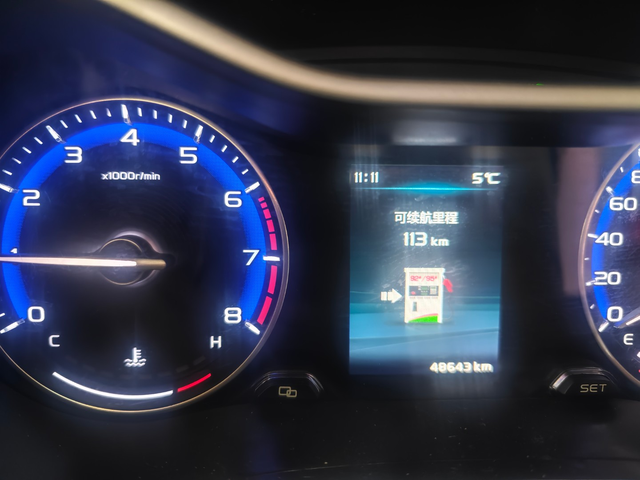 我的大帝豪我这个帝豪已经开了6年了。他的油耗呢综合油耗应该是在7个到7.5个。