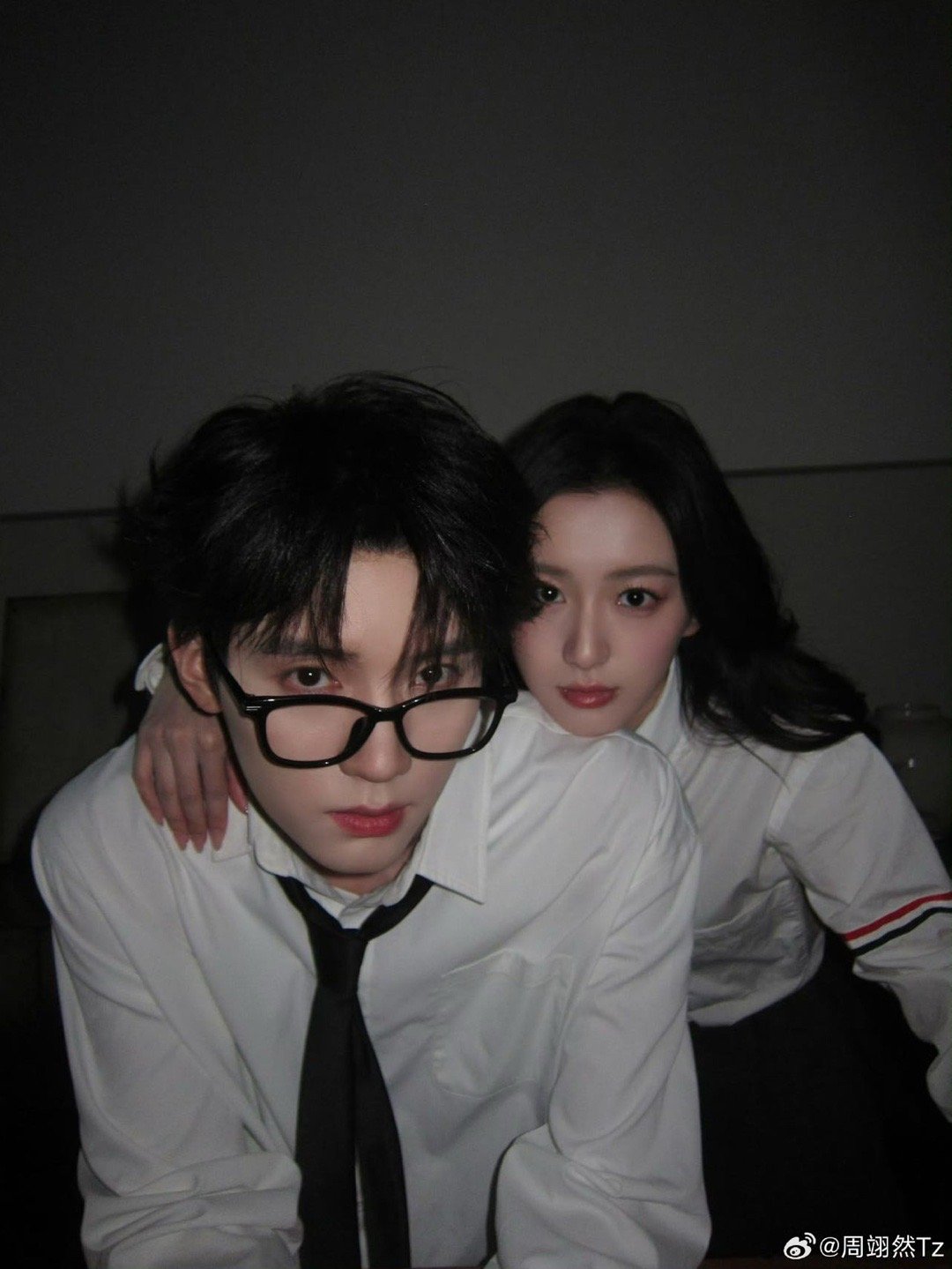 周翊然包上恩现偶立刻有没有人给我们周翊然包上恩递个现偶本子！这两张脸往那一站就