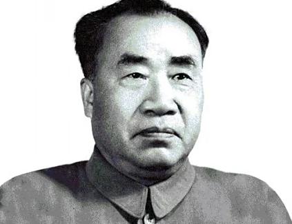 1928年，蒋介石急令范石生逮捕朱德，范石生却当着朱德、陈毅的面，把告密者丁煦击