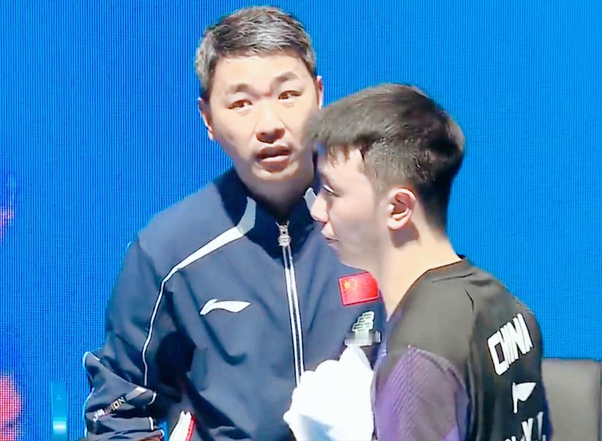 刘恒都急眼了！陈垣宇打的太让人着急了。第一局5:11输给了巴特查尔吉。