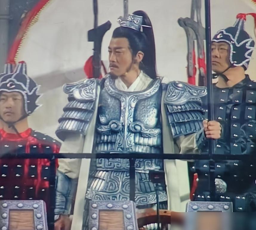 陈道明当年只看了一眼，就说这年轻人“有点狠”，你猜何润东在干嘛？零下十几度，