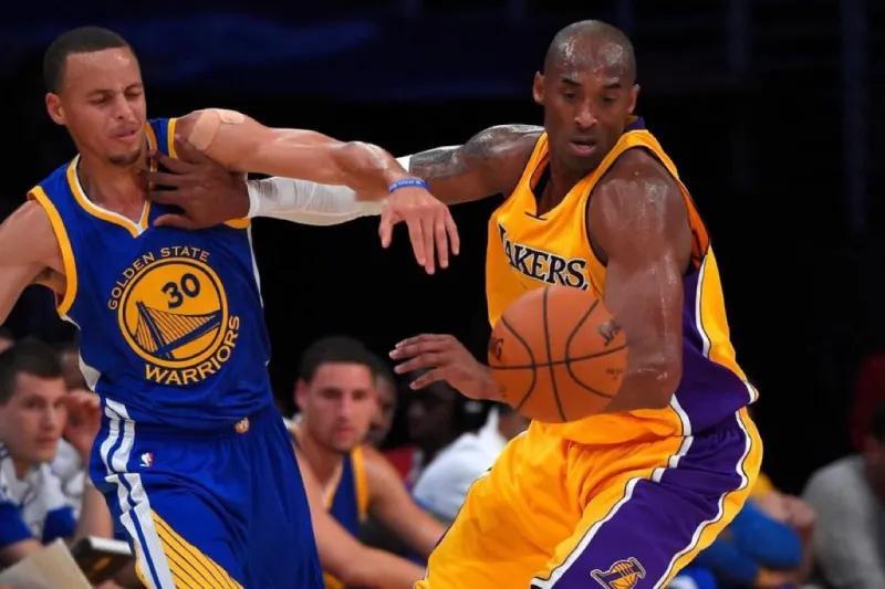 库里与科比是NBA历史上仅有的两位，在没有75大巨星队友的情况下多次夺冠的球员。