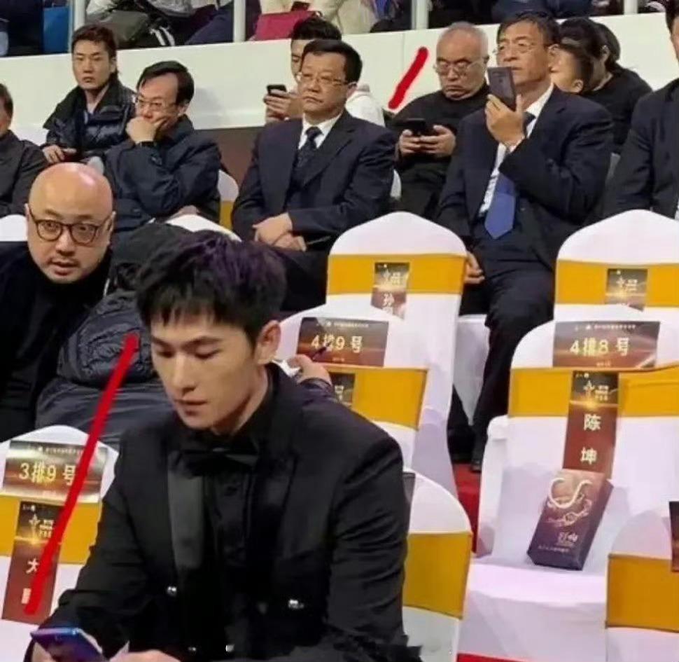 杨洋为了保护眼睛，也是拼了！