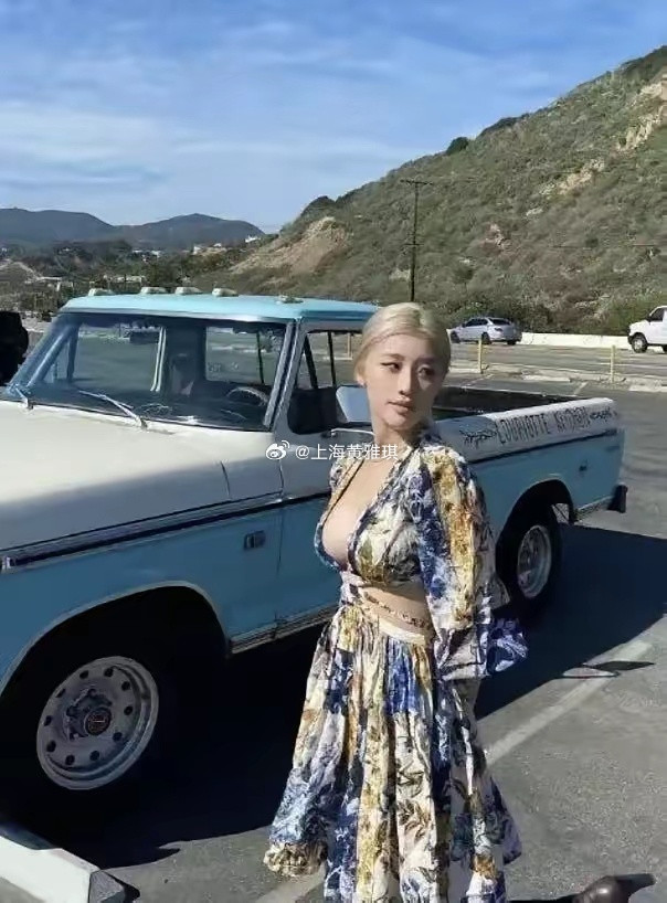 黄宗泽恋情曝光！女友身份被曝是24岁的TVB咪神，身材好到流鼻血！也是...