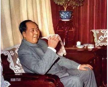 1955年大授衔，77岁老人坚决不肯刮掉自己的大胡子，有关人员很是无奈，只能汇报