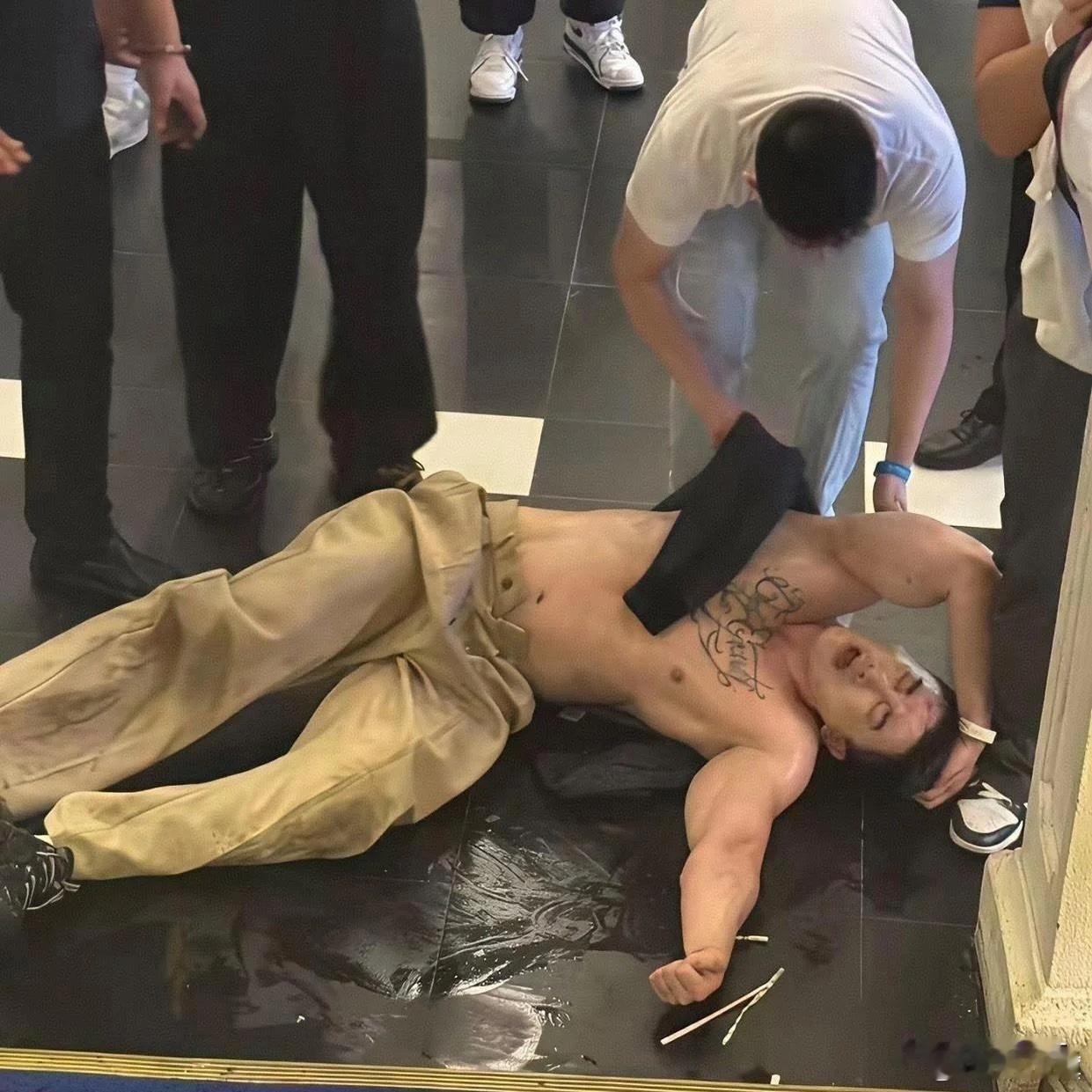 这是什么情况？不得不说，家人知道该是多么心酸呀？