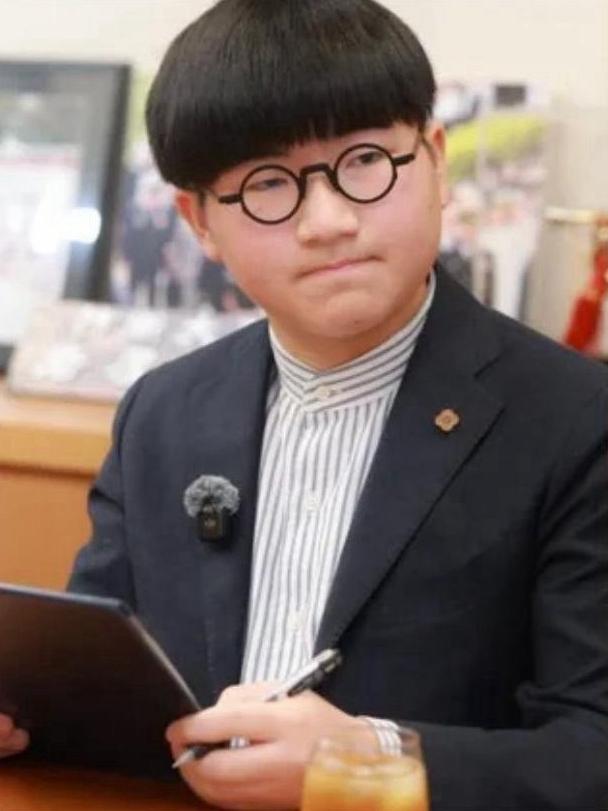 坐不住了！日本前外相表态！来自日媒28日报道，针对高市早苗说的“日本存亡危机