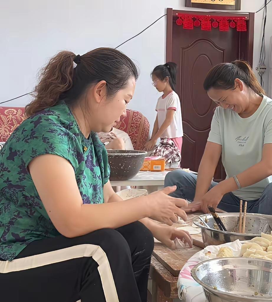 倔媳妇家硕硕和乡野农哥霞姐家儿子同时考入了天津理工大学，看来这农家军的孩子还真是