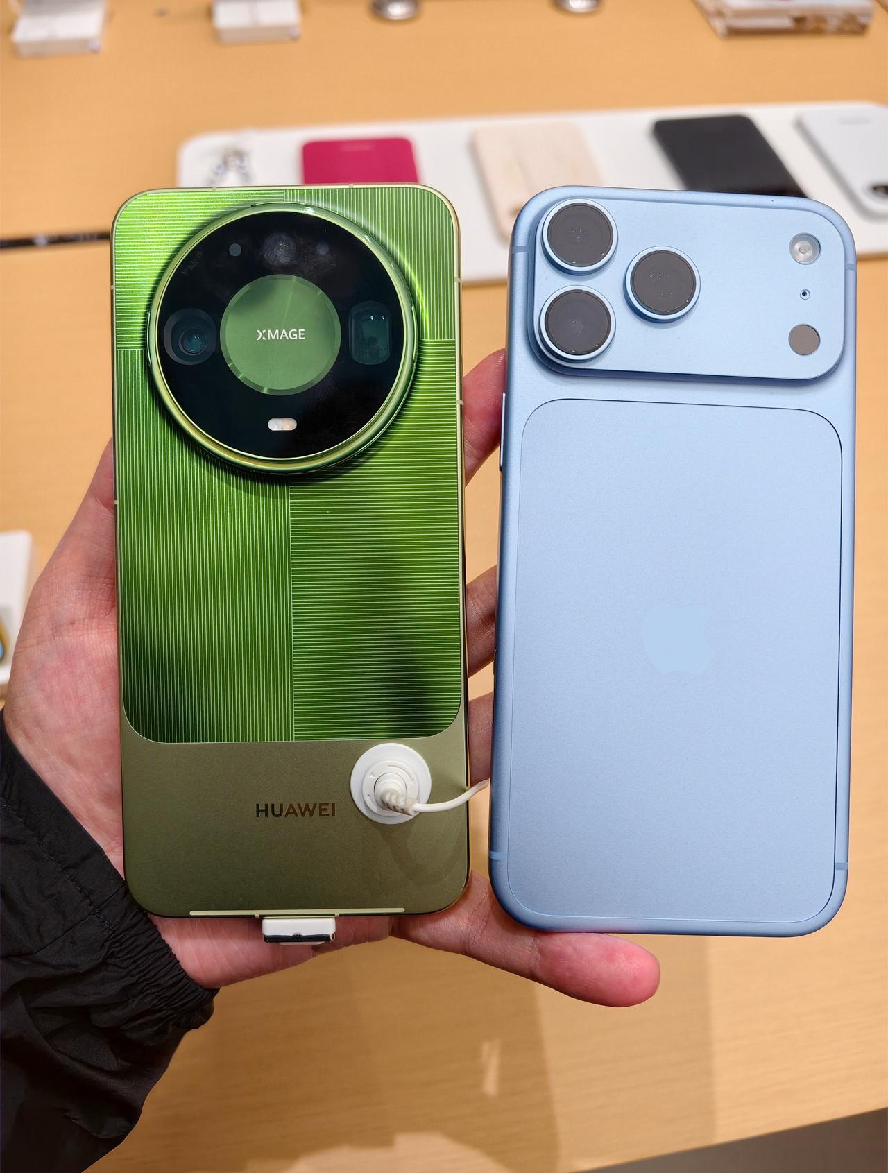 华为mate90ProMax对比iPhone18ProMax，哪个更顶