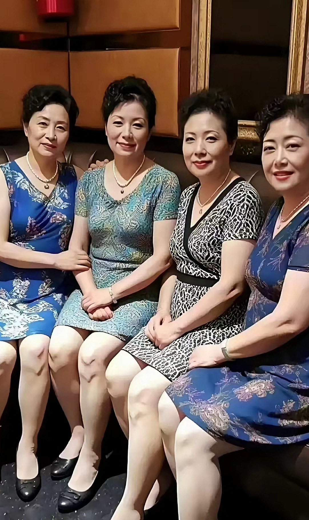 都是退休费一万的阿姨吗？比年轻人都保养得好！