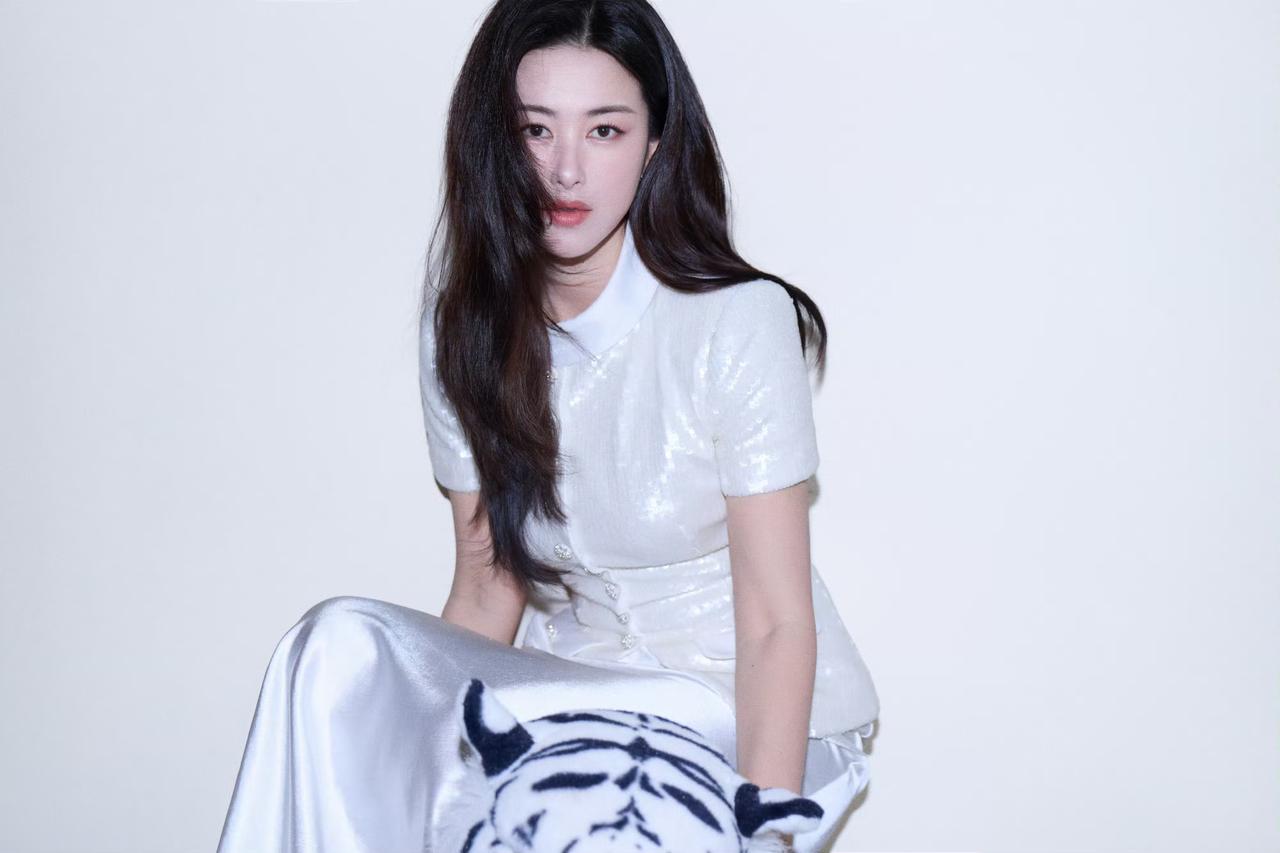 朱珠的大眼睛和那个迷人的小梨涡😘朱珠