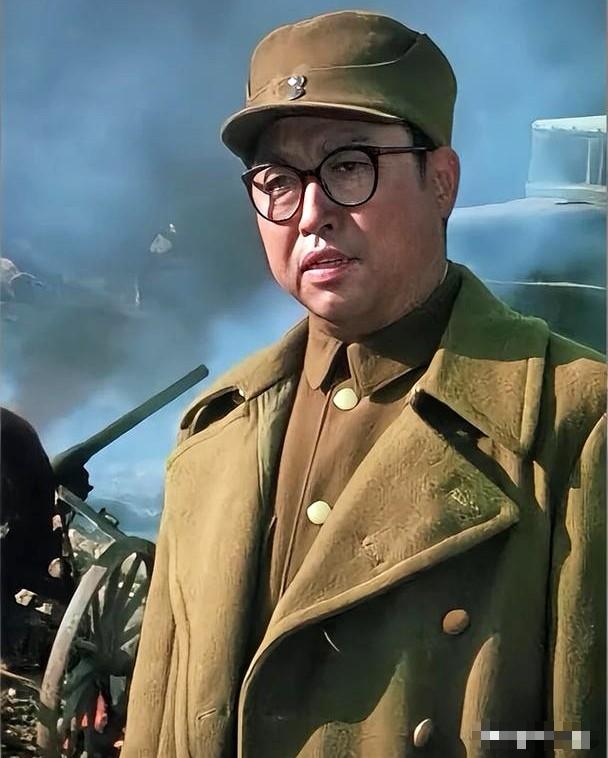 🌞罗政委治军有多严？11月18日晚饭前，东野所有纵队政委、参谋长已全员落座