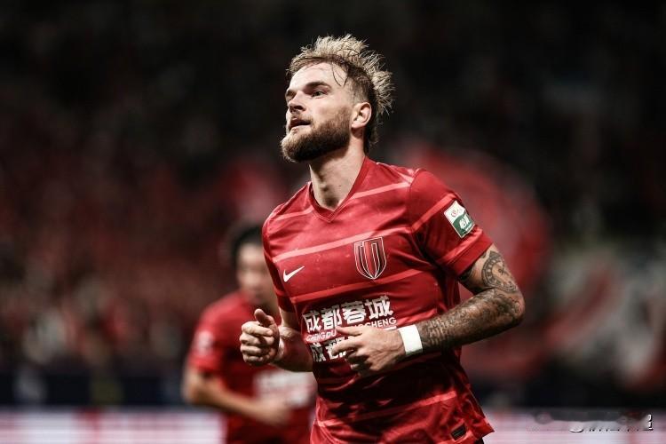 阿洛伊西意欲何为？连送四大防守悍将出走后，导致了蓉城队头重脚轻的现象，本赛季能走