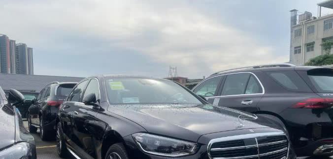 奔驰S450和迈巴赫S480，落地价差25万！这两款车，一个官方指导价134