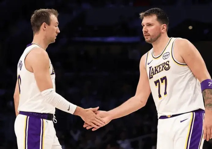 未来五场比赛，湖人将对阵：魔术、太阳、勇士、国王、鹈鹕。这五场比赛如果能赢三场及