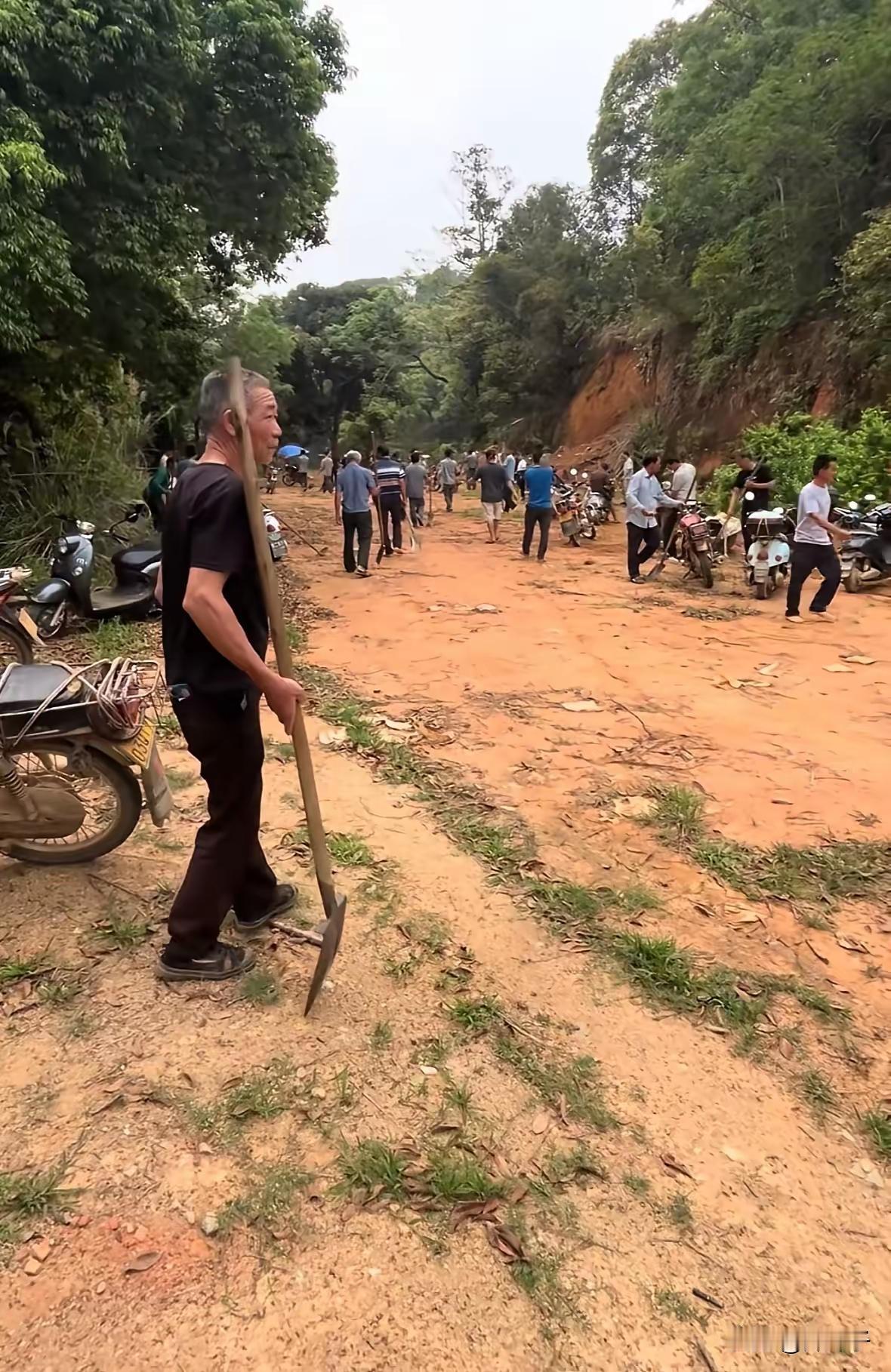 四川雅安竟然抓到了间谍！这下估计一大帮人都懵了。​雅安这地方，简直是内陆中的