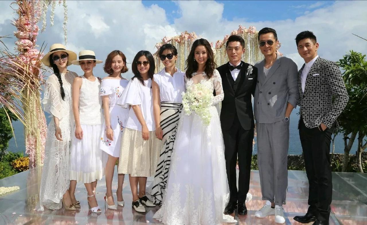 林心如霍建华婚礼合照含金量，证明一个结果。明星夫妻同样生活美好。林心如和