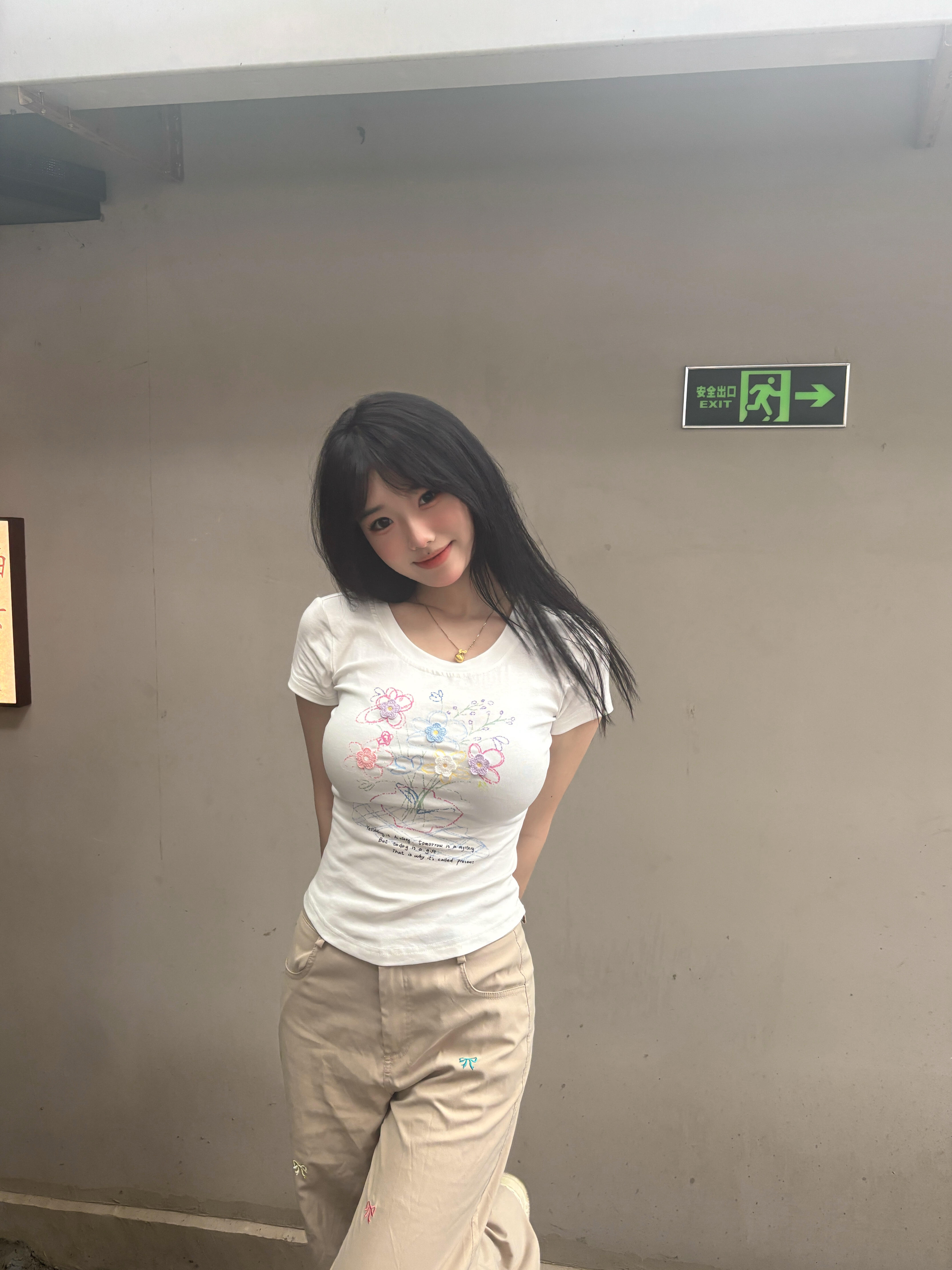 到月底了没发工资，可以蹭饭吃？