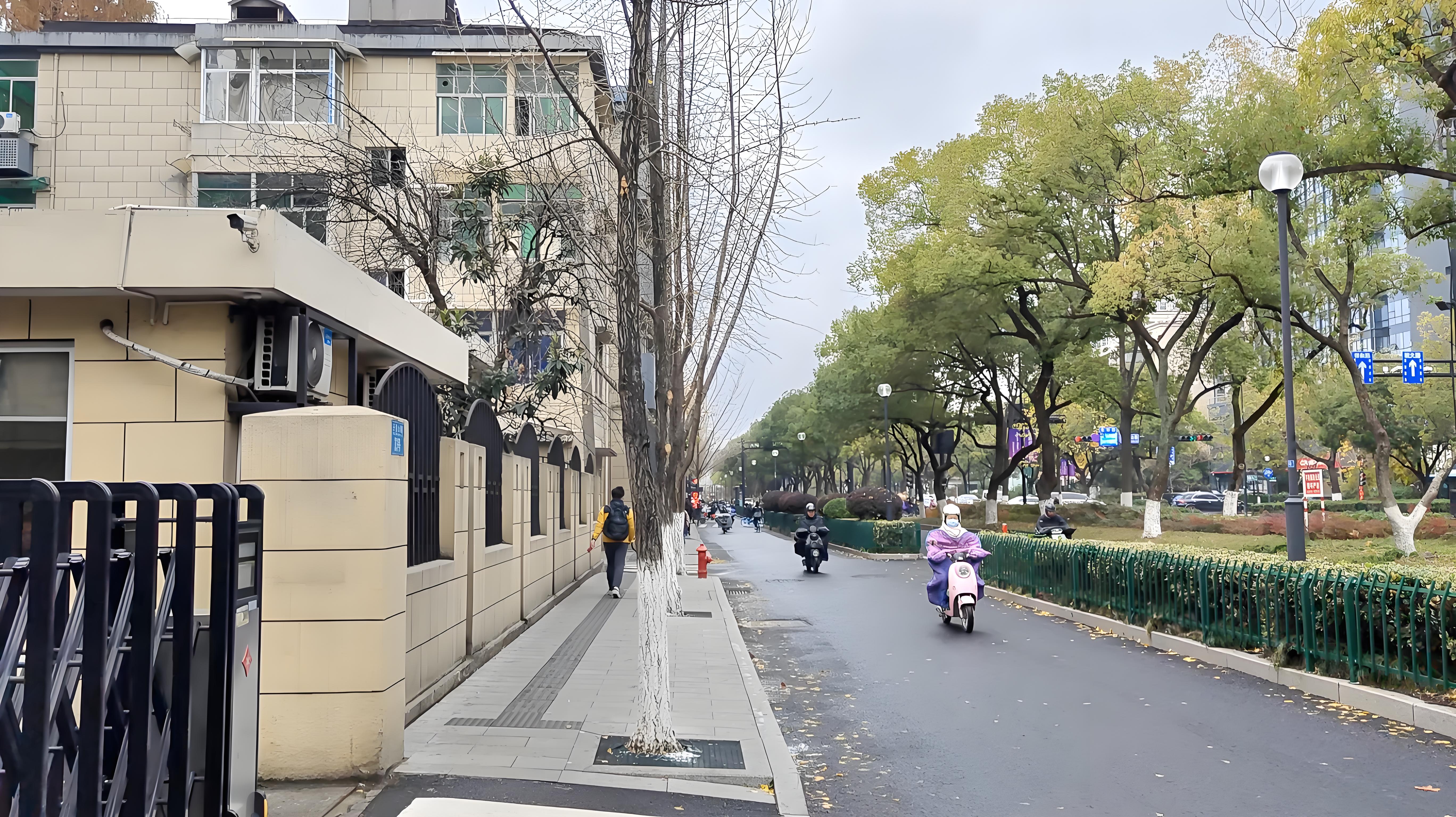 亲身经历告诉你，失业后一定要及时找到新工作，一定要找个班上！人一旦失业了，就很容