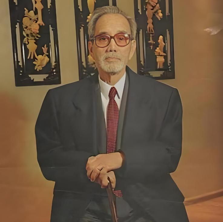 1953年，精通三门外语的志愿军战俘程立人拒绝回国。流亡三十年后，他竟成了阿根