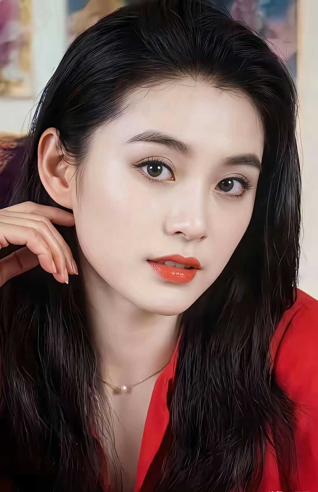 18张美人图，钟楚红真的是别具一格，她的美是那种特别大气的，让人很舒展的美，这