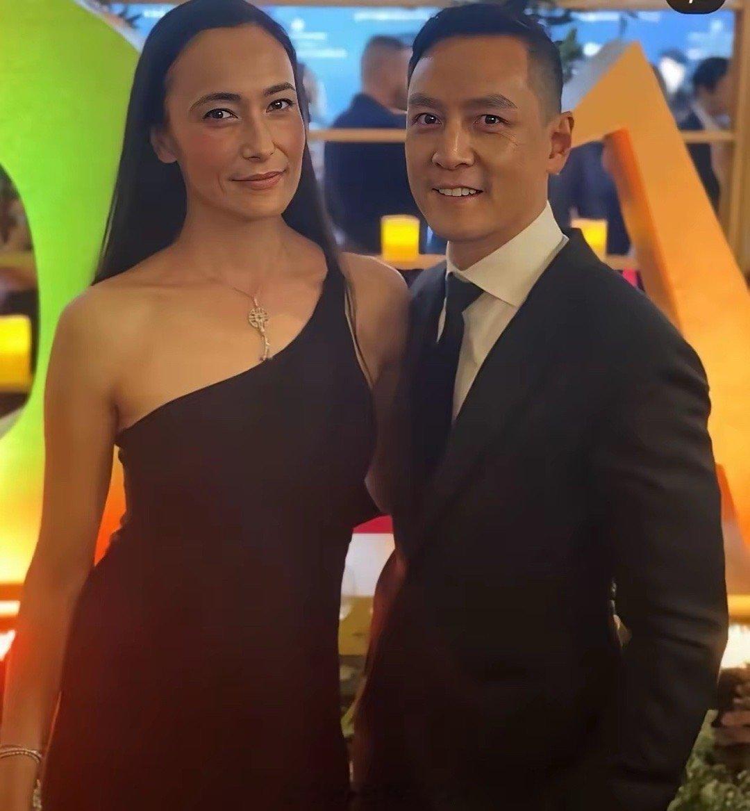 额，这个，第一张我忍了，第二张……