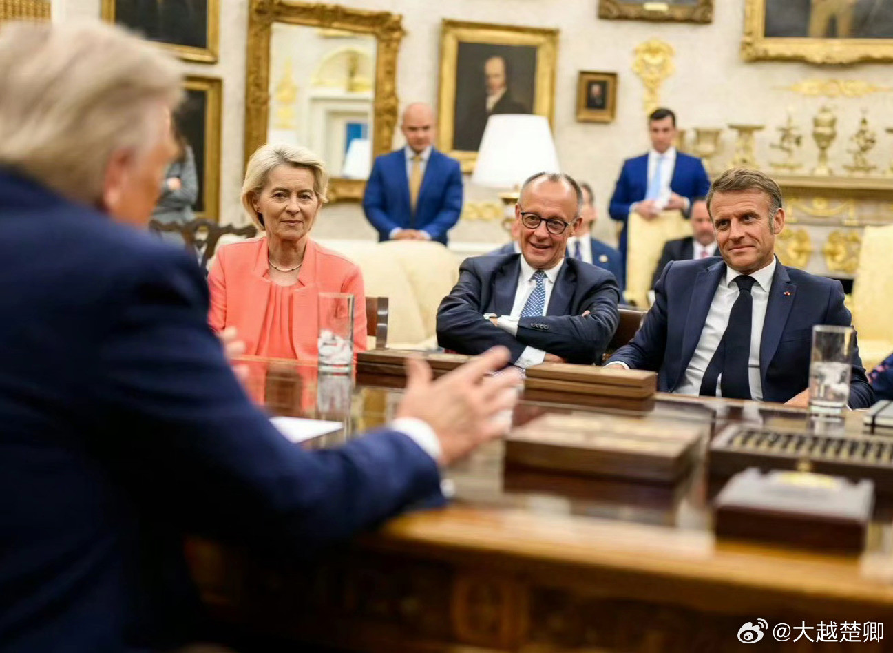 继法国打算拍航母去霍尔木兹海峡巡弋后，德国也派遣两艘军舰前往红海，以便适时进入海