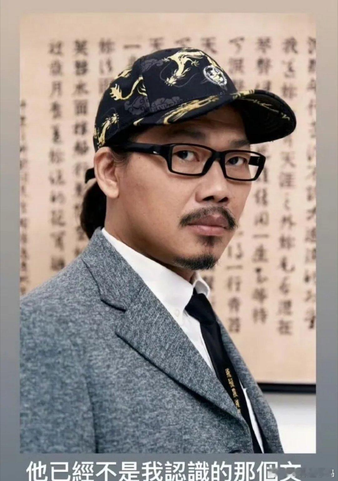 周杰伦和方文山俩人的聊天记录被曝光了，而且是周杰伦主动晒出来的，迅速引发了网友的