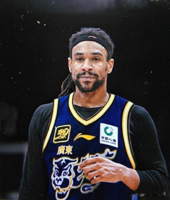 广东宏远逆转战胜新疆，终于发现隐藏的短板可能是其中这一人！3月17日晚，广东