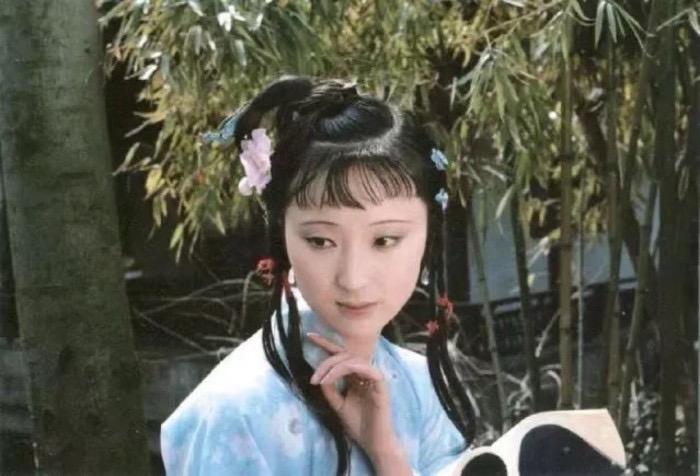 《红楼梦》中，林黛玉为何不介意贾宝玉和丫鬟有染？喜欢红楼的粉丝，一定会注意一