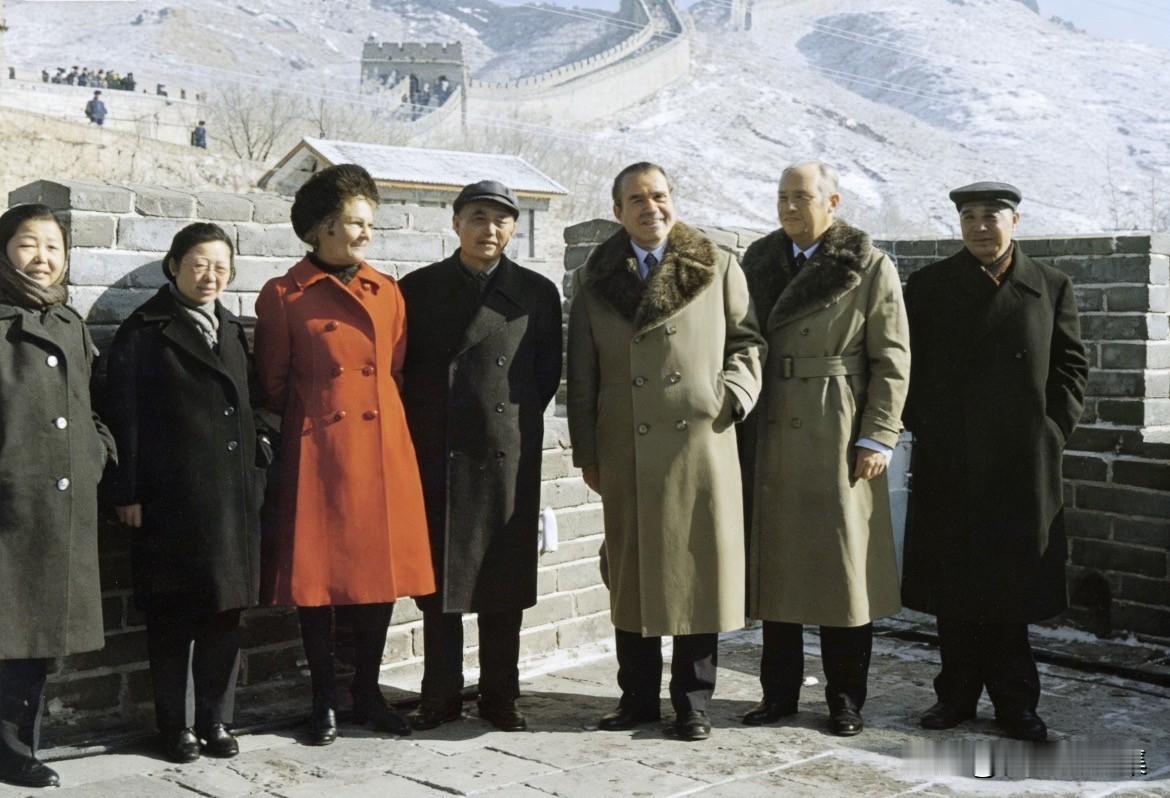 1972年2月27日，副总理李先念（左四）和夫人林佳楣（左二），外交部部长姬鹏飞