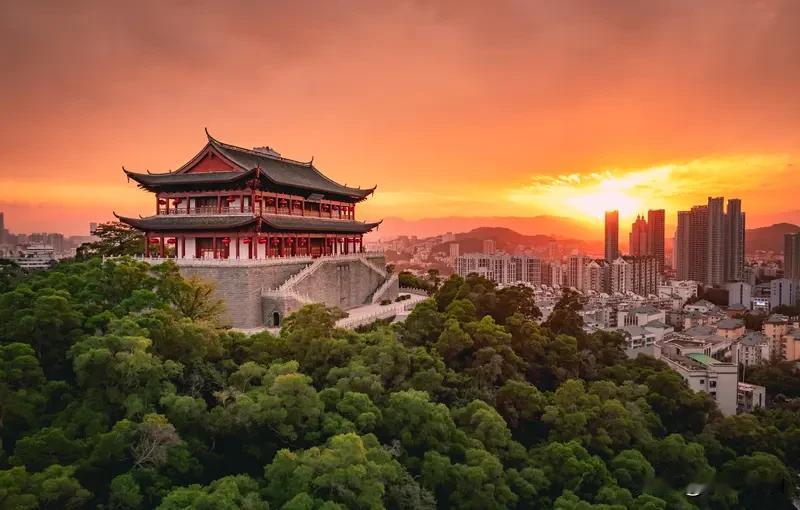 福州又有大动作了!这次不仅新增了“全国第一”的称号,还跻身“全球第二”,这究竟是