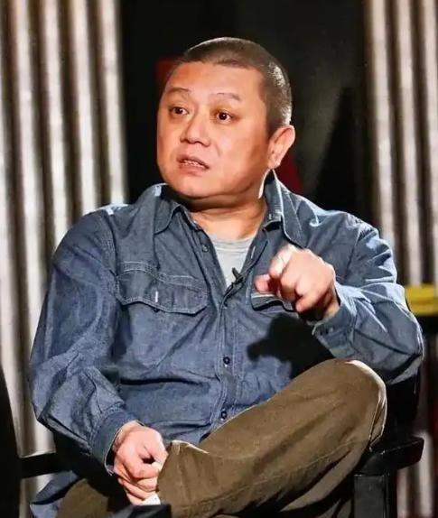 王朔说，台湾你根本不必打它，打它干什么？上兵伐谋，首先宣布台湾海峡是战区，你就不