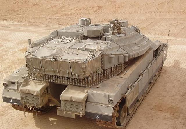 以色列人的脑回路别具一格，造的坦克也和别人不一样，别人造坦克是怕被击毁，而他却反