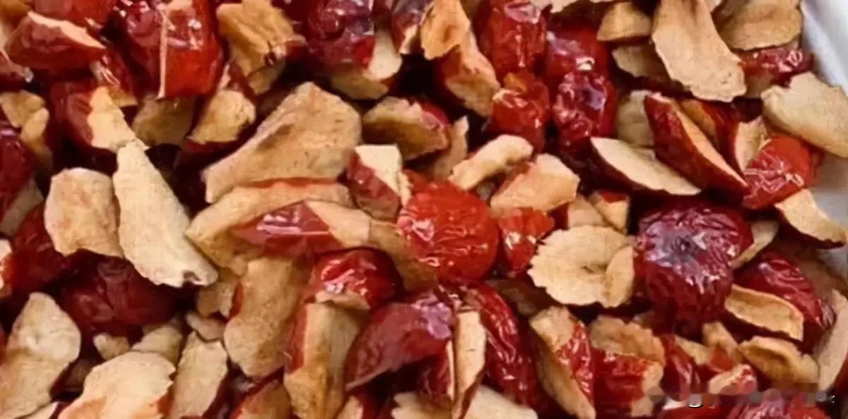 红枣这样吃，功效翻十倍！坚持一个月，皮肤、气血、睡眠全改善“一日三枣，长生