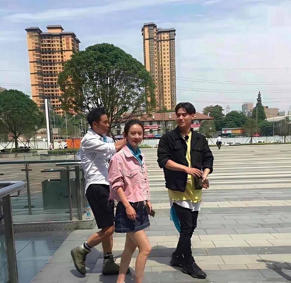 路人视角真实的赵丽颖，你们能接受吗？？