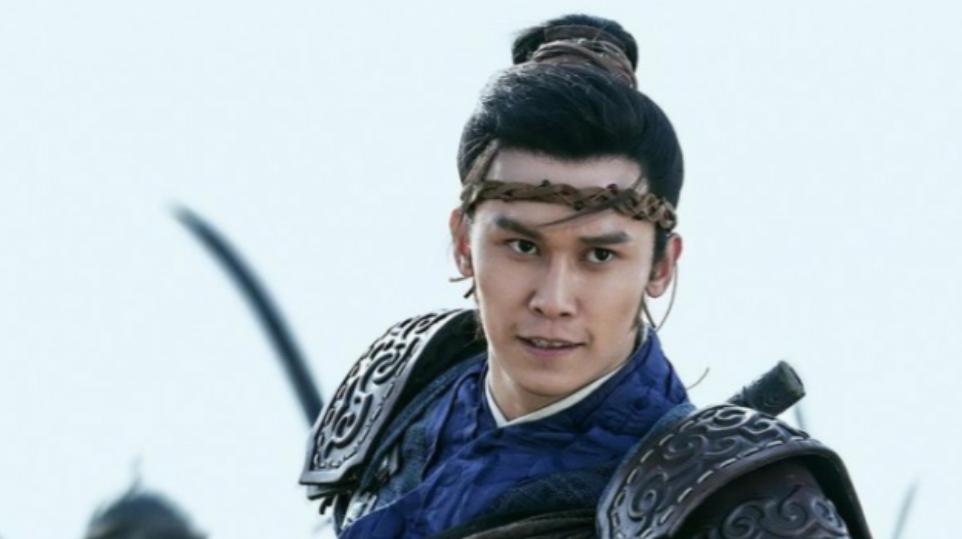 卫青、霍去病死后，汉武帝继续征讨匈奴，前后出兵50万，阵亡十几万，还有几次全军覆