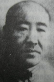 抗战胜利后，蒋介石邀请已经当了汉奸的庞炳勋前往南京担任要职，庞炳勋虽然知道自己不