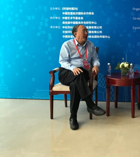 2019年跑活动的时候，现场听了黄对小微企业发展的建议。2025年，听了黄对