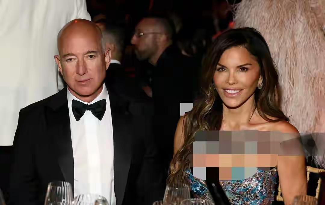 别再吹什么势均力敌的爱情了，看看世界首富贝索斯身边的女人劳伦·桑切斯，那才叫教科