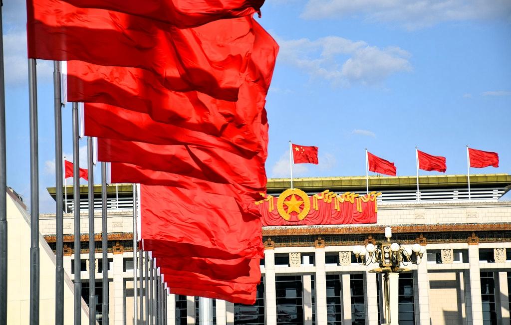 这局棋，盘得漂亮！👍中东火药桶滋滋冒烟，东方大国一通电话过去，硬是给这紧绷