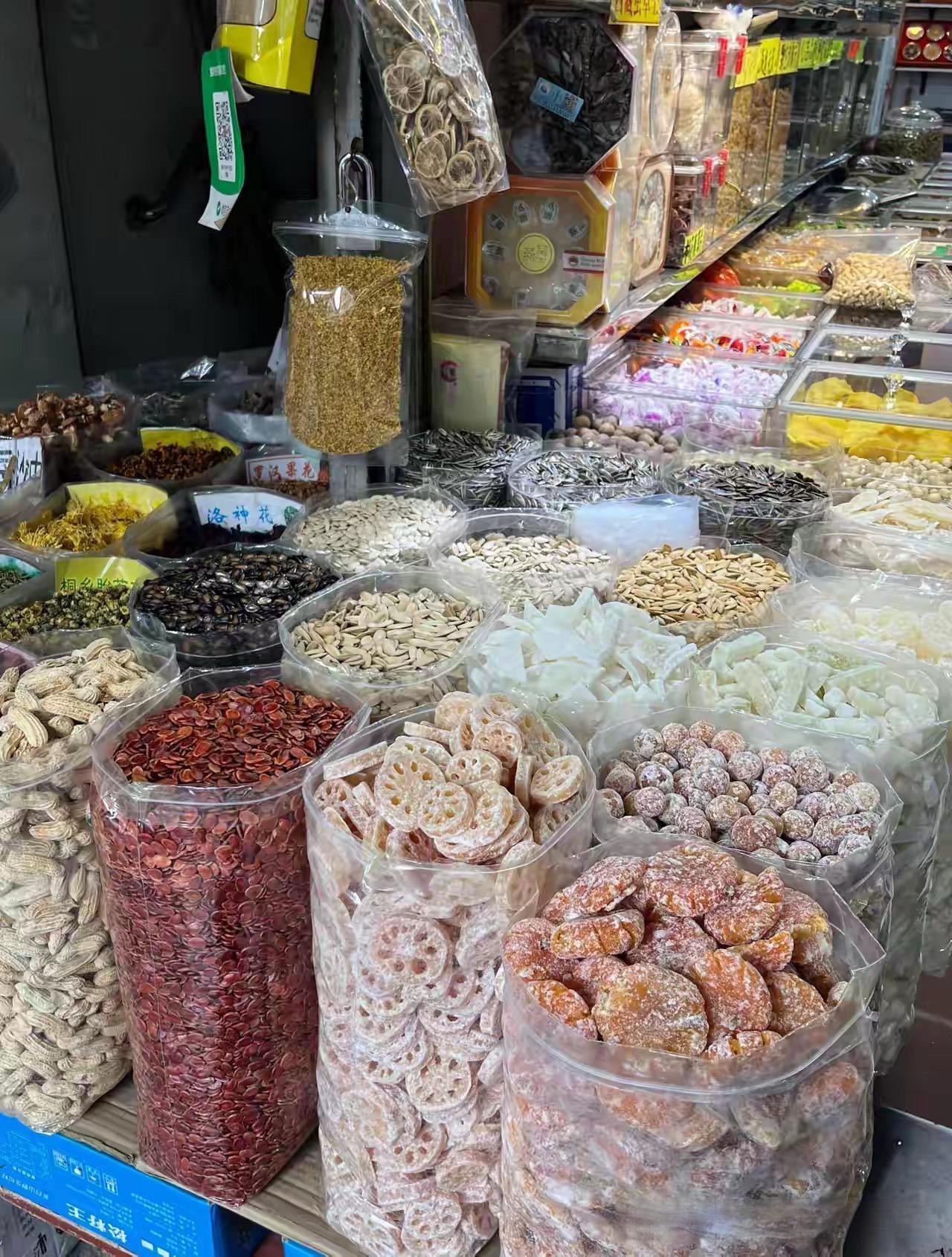 这个市场里的吃的我都爱吃