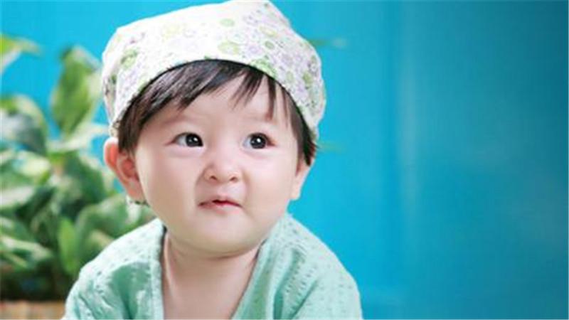 宝妈妈出现感冒症状时, 是否需要停用母乳?