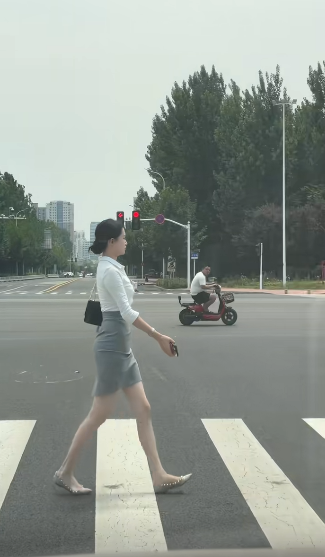 下班路上给这哥们看呆了！
