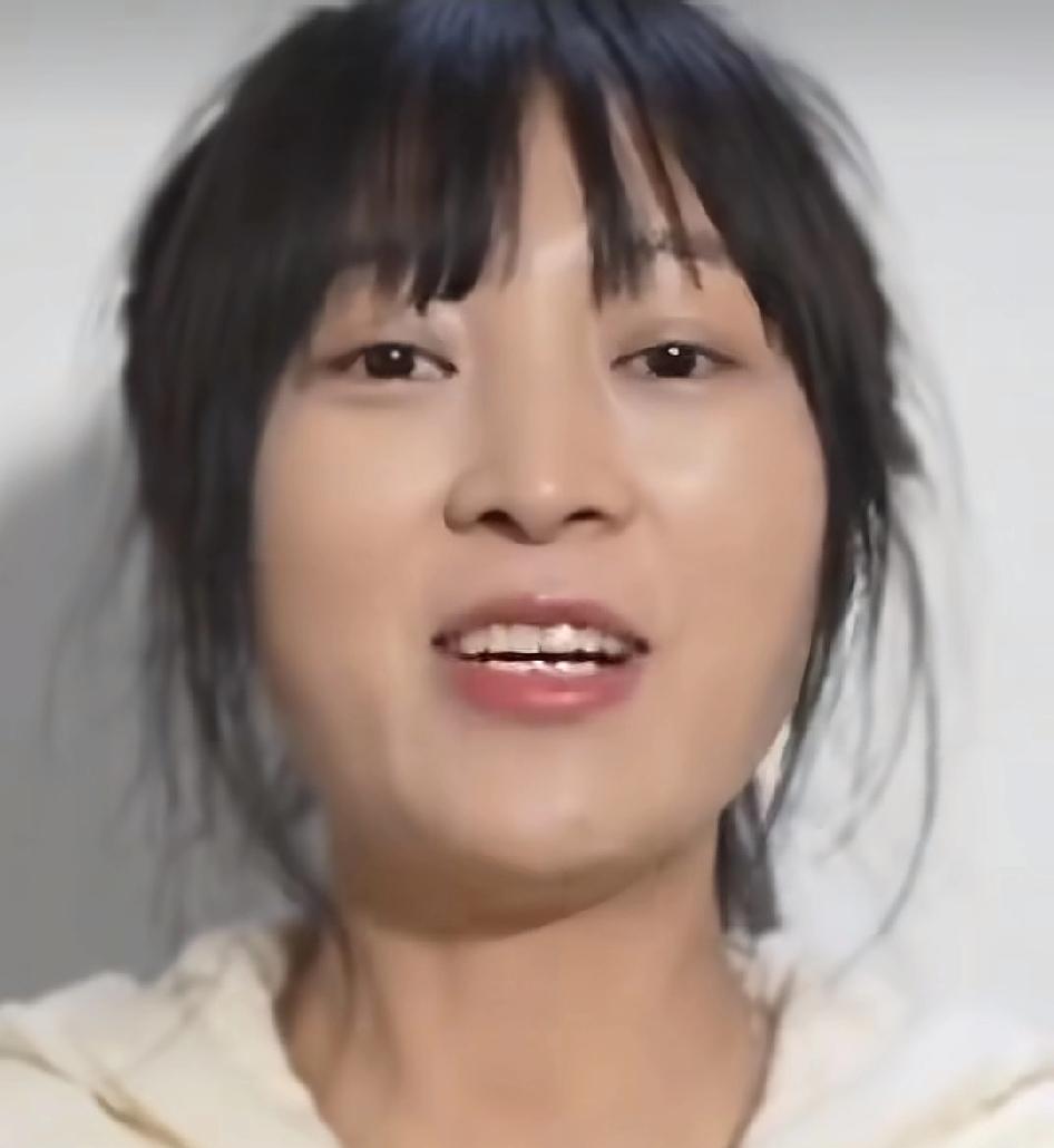 呆呆杀年猪突然爆火3个原因：1、快过年了，杀年猪喜庆图个热闹！时间点巧了！2